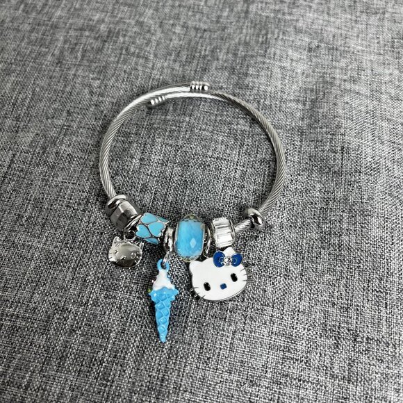461  Blue Hello Kitty Bracelet cute - Picture 1 of 4